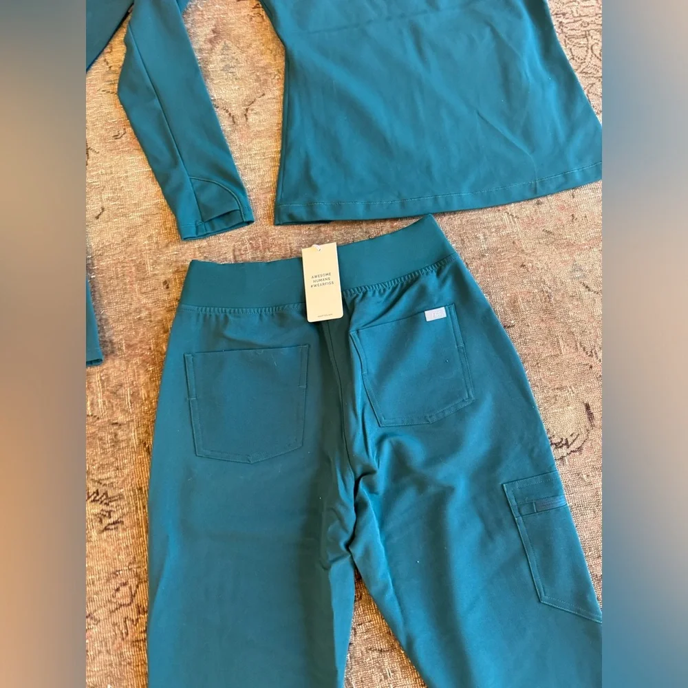 NWT 3-Pc Gorgeous Caribbean Blue FIGS set - Picture 5 of 11